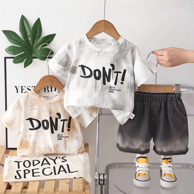Short sleeved shorts two-piece set for children's clothing