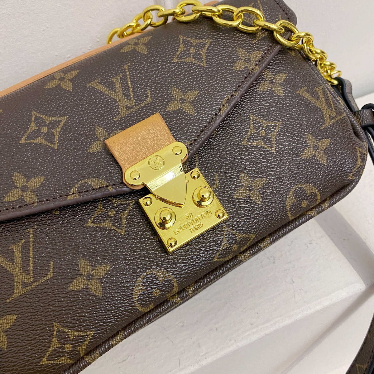 🔥crossbody lv